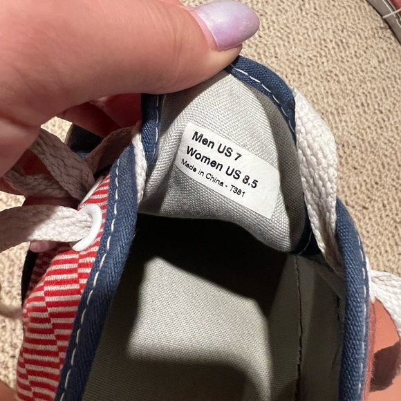 Vans shoes. Nautical colours. Size 7 men’s 8.5 women’s - Picture 5 of 5